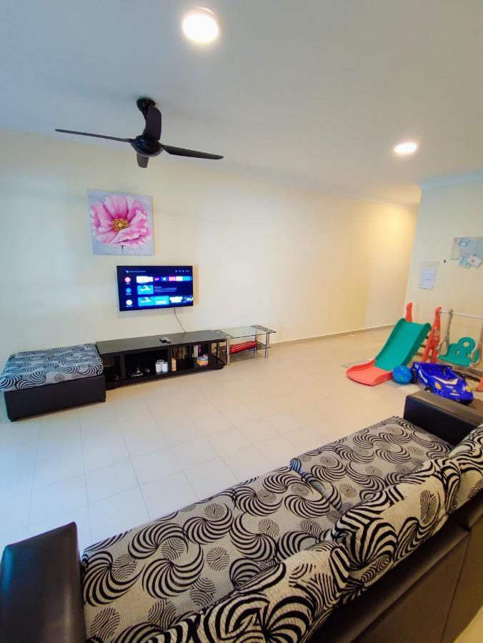 Le'Coco Homestay In Tiara Desaru Residence Exterior foto